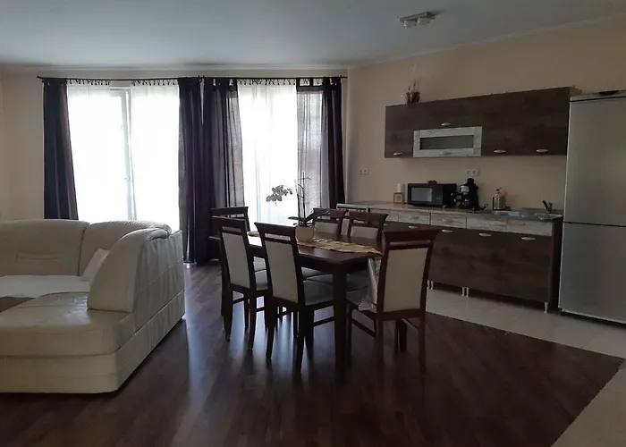 Aqua Line Apartmanhaz * Hajduszoboszlo