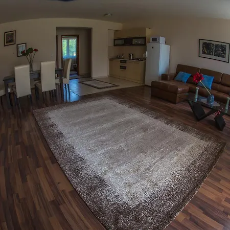 Aqua Line Apartmanhaz Apartman *
