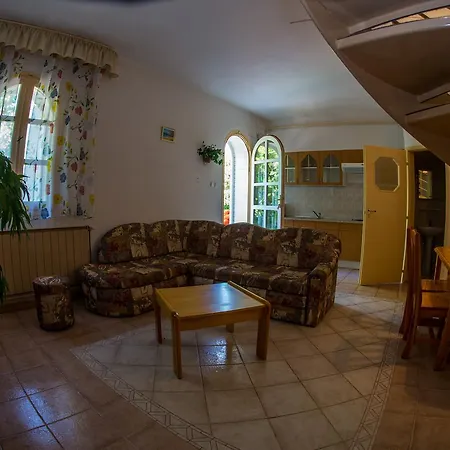 Aqua Line Apartmanhaz *