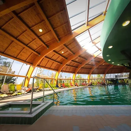 Aqua Line Apartmanhaz 아파트 Hajdúszoboszló